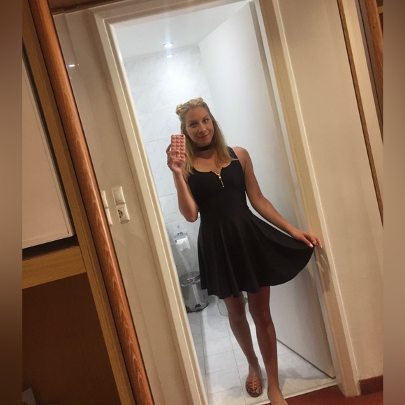 Meet your Posher, Alena - Picture 2 of 2